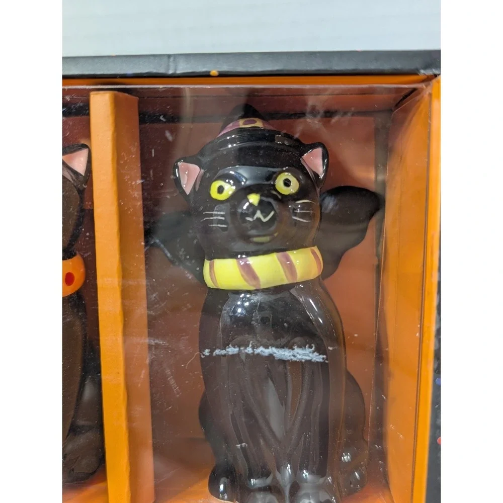 Halloween Cat Ceramic Salt & Pepper Shakers Set  4